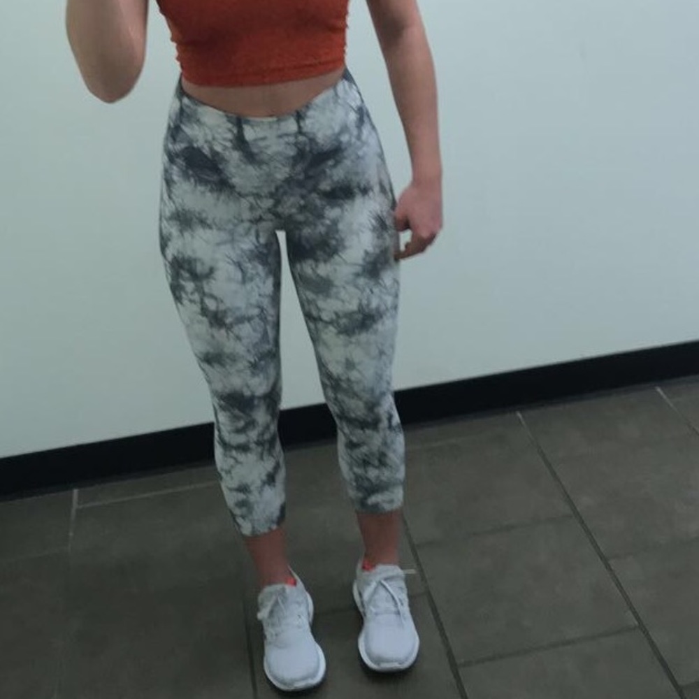 Lululemon tie dye crop leggings